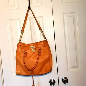 Michael Kors Authentic Tan  Purse. Discounted shipping charge.